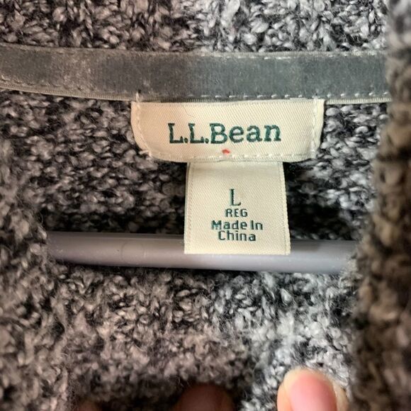 L.L. Bean wool blend turtle neck sweater - Picture 7 of 9